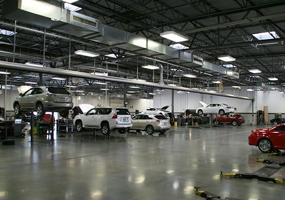 Cars being serviced at Eskeridge Lexus in Oklahoma City where Aruba indoor and outdoor APs were deployed