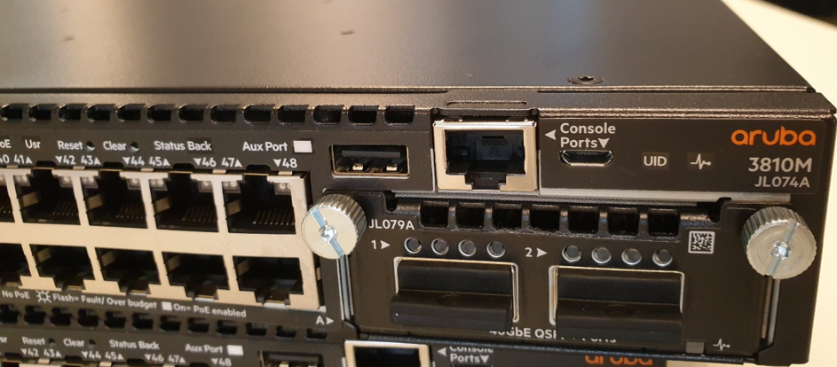 Aruba 3810 switch with USB port